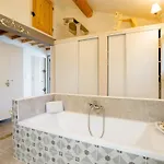Parentale Proche D' Uzès Avec Petit Déjeuner Habitación en casa particular *