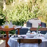 Parentale Proche D'uzes Avec Petit Dejeuner Δωμάτια σε οικογενειακή κατοικία *