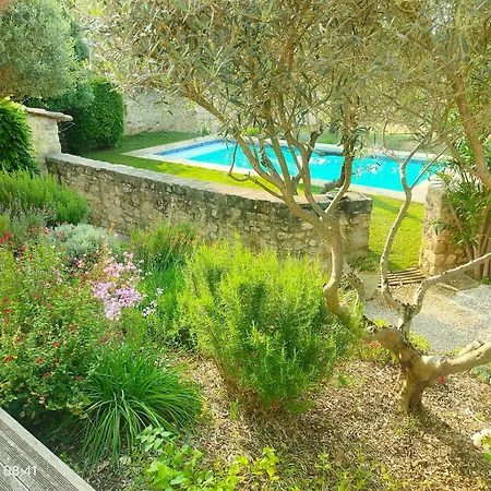 Parentale Proche D' Uzes Avec Petit Dejeuner Δωμάτια σε οικογενειακή κατοικία *