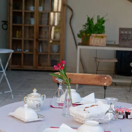 Проживание в семье Parentale Proche D' Uzes Avec Petit Dejeuner Arpaillargues-et-Aureillac