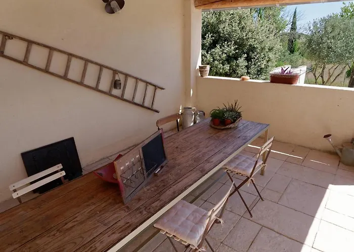 Parentale Proche D'uzes Avec Petit Dejeuner Homestay *